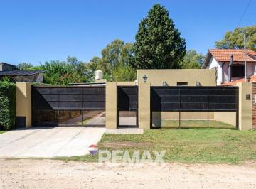 Casa · 113m² · 3 Ambientes · 2 Cocheras · Casa 3 Ambientes en Venta en Barrio Links Ezeiza