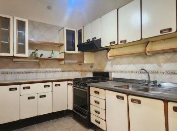 Casa · 110m² · 3 Ambientes · 1 Cochera · Venta Casa Moron 3 Ambientes