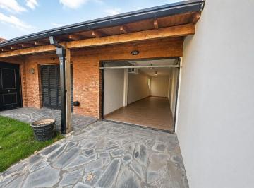 Casa · 105m² · 3 Ambientes · 3 Cocheras · Venta Casa 3 Ambientes Merlo Apto Credito Permutas