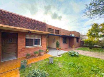Casa · 160m² · 3 Ambientes · 2 Cocheras · Venta Casa Multifamiliar 3 Viviendas Sobre 2 Lotes