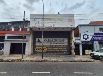 Local comercial · 240m² · 8 Cocheras · Alquiler de Local en Flores