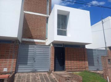 Casa · 120m² · 4 Ambientes · 1 Cochera · Venta Duplex Zona Sur Apto Credito