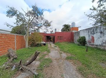Casa · 103m² · 3 Ambientes · Casa en Venta en Berisso a Reciclar