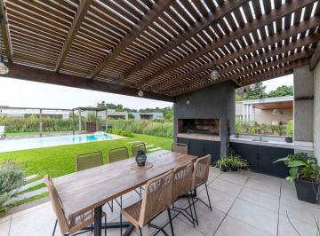 Casa · 125m² · 3 Ambientes · 1 Cochera · Venta Casa 3 Amb C/pileta Sta Lucia Pilar del Este