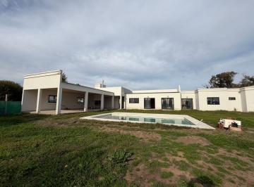 Casa · 277m² · 5 Ambientes · 3 Cocheras · Venta Casa a Estrenar Comarcas de Lujan 5 Amb Pisc