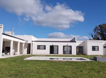 Casa · 277m² · 5 Ambientes · 3 Cocheras · Venta Casa a Estrenar Comarcas de Lujan 5 Amb Pisc