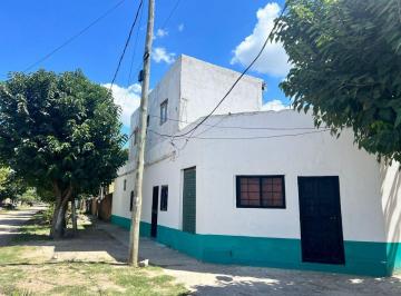 Casa · 124m² · 4 Ambientes · 1 Cochera · Venta Casa 4 Ambientes Mariano Acosta