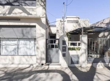 Casa · 137m² · 5 Ambientes · 1 Cochera · Venta Casa Comercio 254 m² Terreno Apto Credito