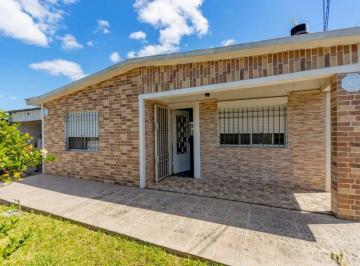Casa · 95m² · 4 Ambientes · 1 Cochera · Venta Casa 2 Dorm., Financiada, en Pando