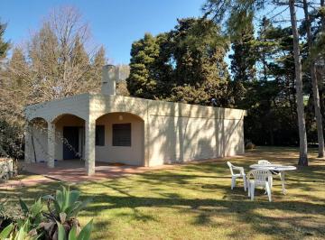 Casa · 140m² · 5 Ambientes · 1 Cochera · Venta Casa 5 Ambientes con Lote de 1100 m². Chascomús