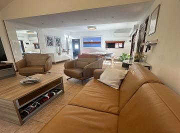 Casa · 188m² · 4 Ambientes · 2 Cocheras · Venta Casa 3 Dorm., 1562 m², en Colon