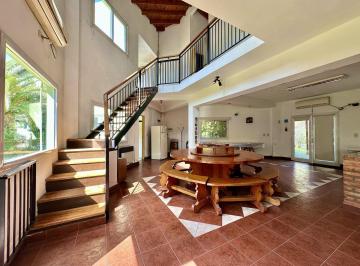 Casa · 380m² · 10 Ambientes · 2 Cocheras · Hermosa Casa de Campo 10 Ambientes // Aranzazu