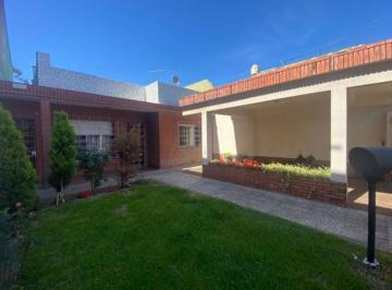 Casa · 120m² · 5 Ambientes · 1 Cochera · Venta Casa 5 Ambientes Villa Madero C/ Pileta