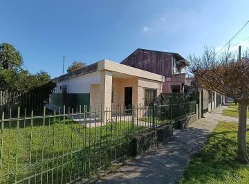 Casa · 76m² · 3 Ambientes · Venta Casa 3amb Paso del Rey Permuta Apto Credito