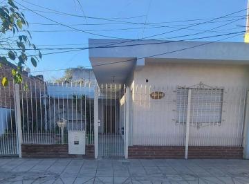 Casa · 163m² · 5 Ambientes · 2 Cocheras · Venta Casa 5 Amb en Ezeiza - Apto Credito - Permuta