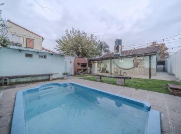 Casa · 95m² · 3 Ambientes · 1 Cochera · Casa 3 Amb C/ Pileta, Parrilla, Cochera - Ituzaingo