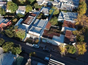 Casa · 213m² · 3 Ambientes · Venta de Casa Multifamiliar C/ Locales Al Frente
