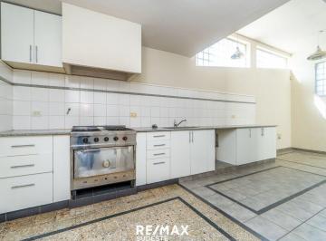 Casa · 240m² · 4 Ambientes · Venta Casa de Alto - Pleno Centro - Apta Credito