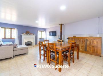 Casa · 120m² · 3 Ambientes · 1 Cochera · Venta Casa Quinta, 2 Dorm., Villa Belgrano