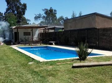 Quinta vacacional · 110m² · 2 Dormitorios · Venta Casa Quinta 3 Amb C/pileta Gral Rodriguez