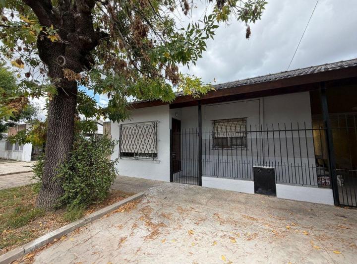 Casa · 100m² · 4 Ambientes · 1 Cochera