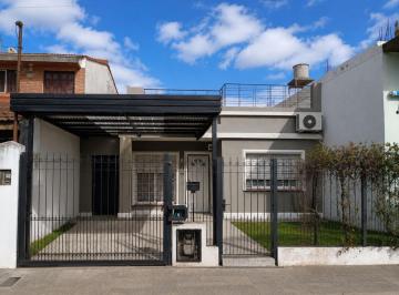 Casa · 131m² · 4 Ambientes · 1 Cochera · Venta Casa 4 Ambientes en San Antonio de Padua
