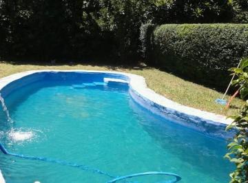 Quinta vacacional · 70m² · 3 Dormitorios · 2 Cocheras · Venta de Casaquinta con Pileta en Tortuguitas