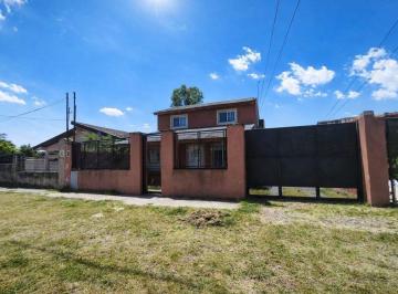 Casa · 75m² · 6 Ambientes · 1 Cochera · Casa en Venta 4 Dorm. 450 m²
