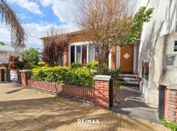 Casa · 190m² · 4 Ambientes · 1 Cochera · San Nicolas Venta Lote con Dos Viviendas 2 Hab c/u