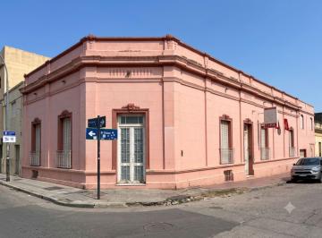 Casa · 275m² · 6 Ambientes · Excelente Oportunidad Comercial a m del Clinicas