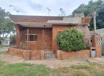 Casa · 142m² · 3 Ambientes · 1 Cochera · Casa 3 Amb, Venta a Refaccionar con Patio, Quilmes