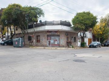 Casa · 230m² · 4 Ambientes · 1 Cochera · Casa 3 Unidades en Block Venta C/ Local en Quilmes