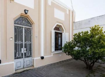 Casa · 103m² · 5 Ambientes · Venta de Casa de 2 Dorm. a Reciclar en Perez