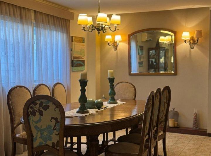 Casa · 289m² · 5 Ambientes · 3 Cocheras