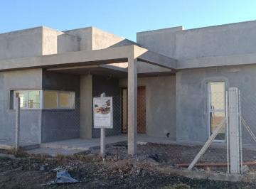 Casa · 93m² · 4 Ambientes · Venta Casa a Estrenar - Apta Credito - Plottier