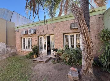 Casa · 250m² · 4 Ambientes · Venta de Casa en Calle Pedro Leon Gallo