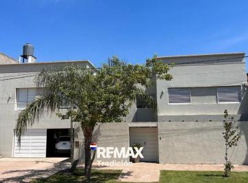 Casa · 298m² · 9 Ambientes · 2 Cocheras · Casa Venta 4 Dorm C/ Pileta Resistencia Chaco