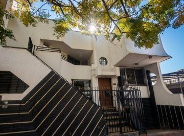 Casa · 270m² · 12 Ambientes · 2 Cocheras · Impecable Propiedad en San Jose - Guaymallen