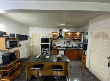 Casa · 168m² · 4 Ambientes · 2 Cocheras · Casa en Venta Longchamps 4 Ambientes