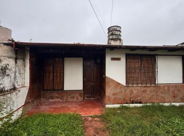 Casa · 151m² · 5 Ambientes · 1 Cochera · Casa en Venta en Barrio Pando, Zona Sur Goya