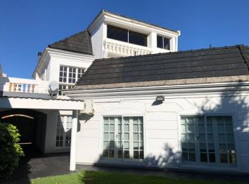 Casa · 400m² · 9 Ambientes · Venta Casa Estilo Frances Barrio Palmares 1 Etapa