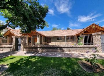 Casa · 420m² · 6 Ambientes · 5 Cocheras · Venta Casa Lujan de Cuyo Drummond Mendoza