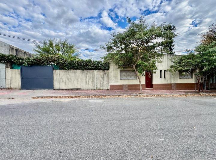 Casa · 144m² · 5 Ambientes · 1 Cochera