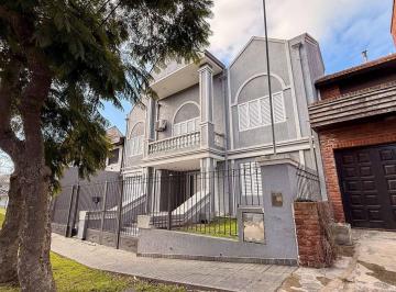 Casa · 194m² · 5 Ambientes · 1 Cochera · Venta Casa 5 Amb Barrio Constitución Parque