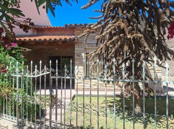 Casa · 186m² · 8 Ambientes · Venta Casa Villa Regina Apto Credito Hipotecario