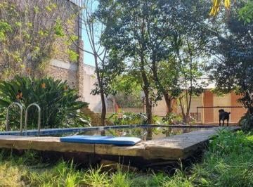 Casa · 300m² · 4 Ambientes · 1 Cochera · Casa de 13x52 en Venta Lanús 4 Amb. Fondo y Pileta