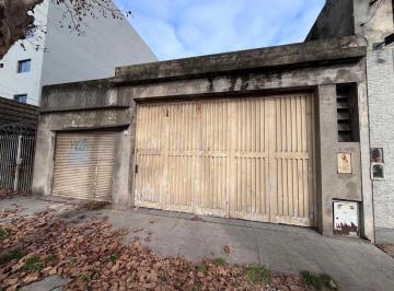 Bodega-Galpón · 228m² · Galpón con Local a Refaccionar en Venta - Lanús O.