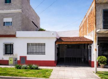 PH · 50m² · 2 Ambientes · 1 Cochera · PH 2 Amb Al Frente con Patio y Cochera – Morón