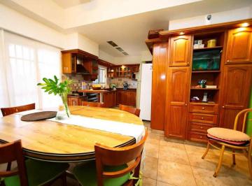 Casa · 190m² · 5 Ambientes · 1 Cochera · Venta Casa 5 Ambientes Ramos Mejia