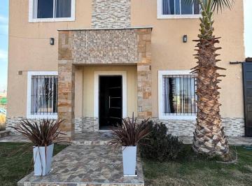 Casa · 271m² · 9 Ambientes · 2 Cocheras · Venta Casa Barrio Privado Terra Bei Lujan de Cuyo